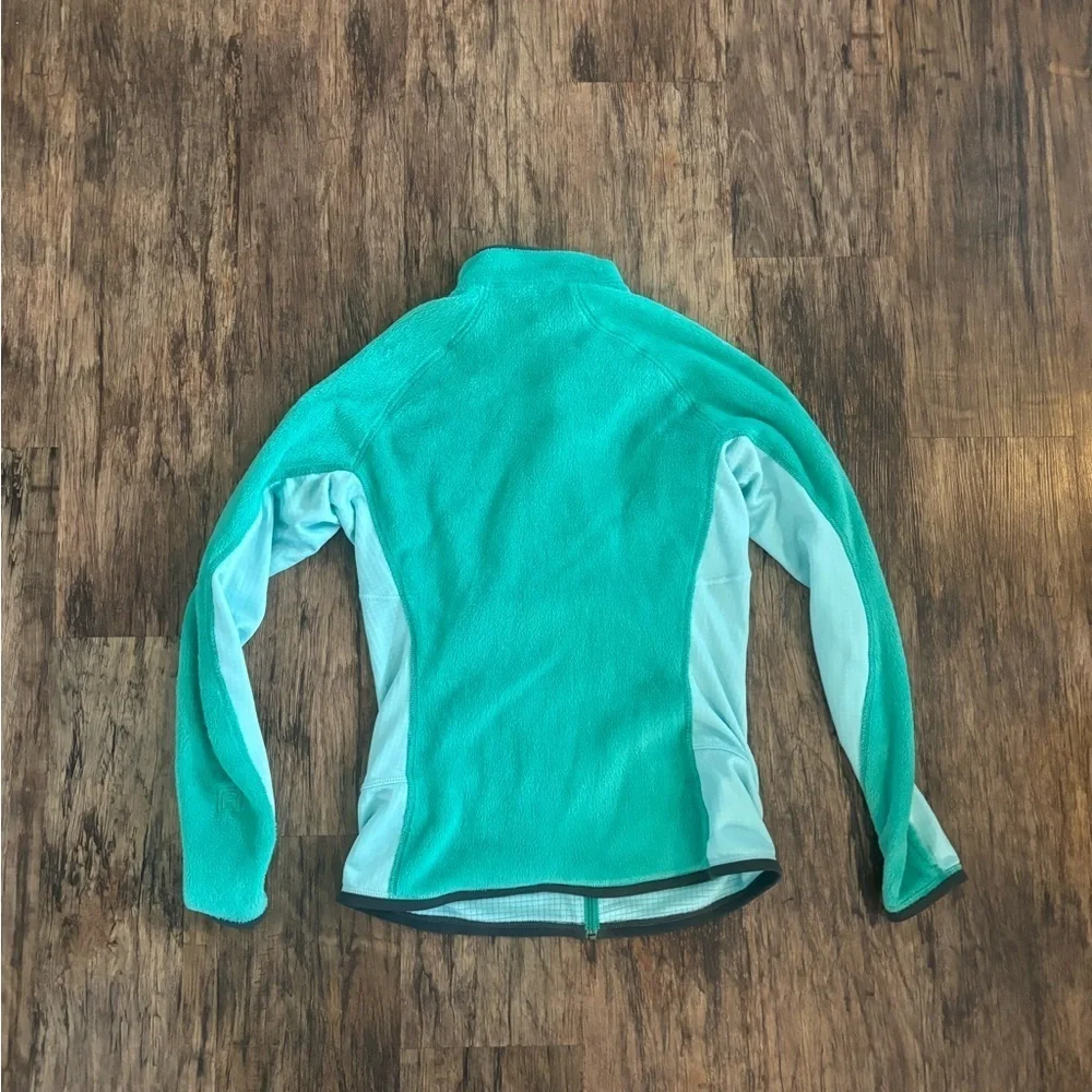 Patagonia Turquoise and Gray Fleece Jacket